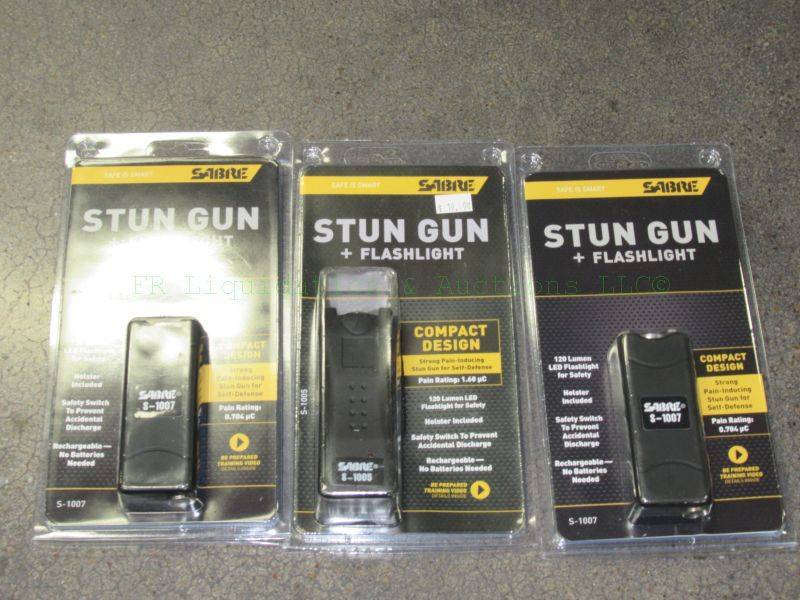 lot 515 image: NEW Sabre stun gun & LED flashlight