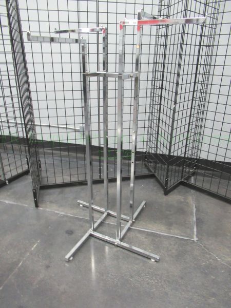 lot 530 image: Chrome commercial clothing rack