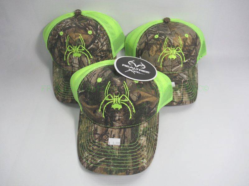 lot 554 image: NEW Spikes Tactical logo Realtree caps