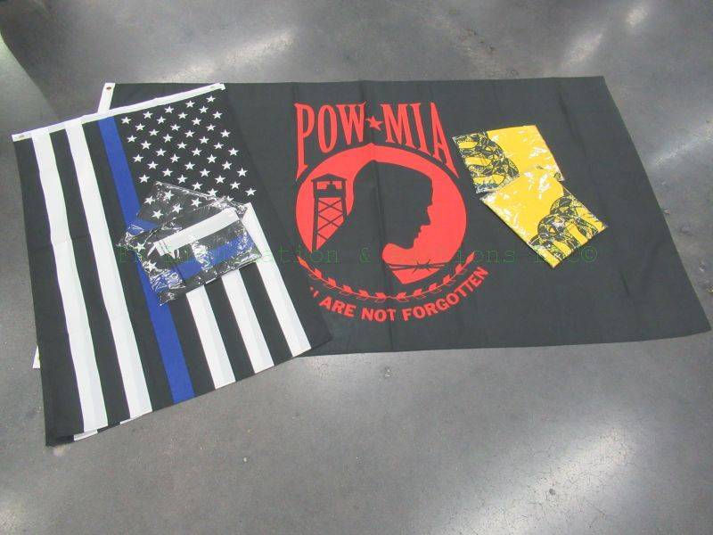 lot 555 image: Assorted Patriotic flags, Dont tread on me, Police support American flag and more