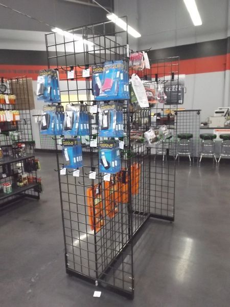 lot 665 image: Wire frame display rack