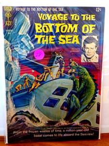 lot 28 image: VINTAGE #8 Voyage To The Bottom of the Sea - 1967  Gold Key $$$