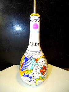 lot 21 image: $$ DARNA PERUGLIA DRAGON VINEGAR BOTTLE - HAND PAINTED IMPORTED FROM DERUTA ITALY. RAFAELLESCO DRAGON PATTERN