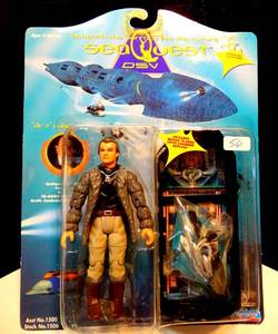lot 56 image: Playmates SeaQuest DSV 1993 Action Figure Dr. Z Rubin Zellor Cryo Chamber New $$