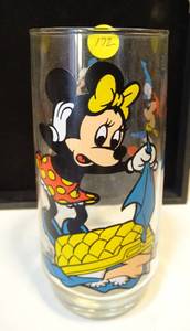 lot 172 image: VINTAGE Minnie Mouse Glass 70s PepsiWalt Disney Collector Series Cowboy & Indians