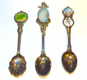 lot 107 image: VINTAGE SILVER PLATE COLLECTORS SPOONS - MINNESOTA, TERCIERA, AND DISNEY TINKERBELL