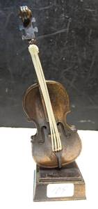 lot 109 image: Vintage Metal Mini Cello Pencil Sharpener - Die-cast
