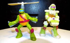 lot 192 image: McDONALDS MOVABLE TEENAGE MUTANT NINJA TURTLES FIGURES