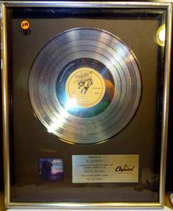 lot 244 image: ULTRA RARE ONE OF A KIND - PLATINUM BOB SEGER LONG DISTANCE ALBUM AWARD FOR 1,000,000 SALES TO LOCAL MUSIC INDUSTRY PROMOTER - ALLAN WERST OF FORT WORTH
