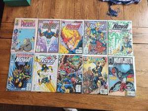 lot 14 image: Selection of 10 vintage comics - Marvel, Dark Horse