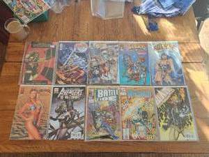 lot 51 image: Selection of 10 vintage comics - Marvel, DC, Image - Green Arrow, Glory, Avengers, Battle Tide, Blackwulf, Blaze