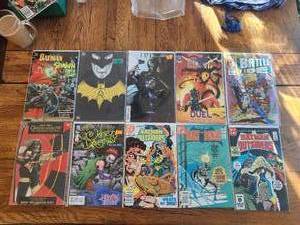 lot 52 image: Selection of 10 vintage comics - DC, Marvel, Batman, Green Arrow, Jokers daughter, Battle Tide