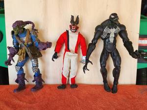 lot 28 image: Selection of 3 vintage collectible large action figures - Green Goblin, Malice, and Venom