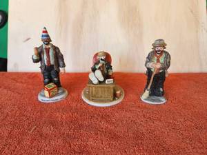 lot 92 image: Selection of 3 vintage Emmett Kelly clown figurines - hand signed - no boxes