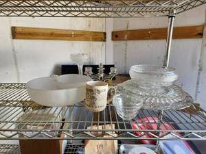 lot 148 image: Shelf lot
