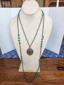 lot 26 image: Vintage Cross necklace