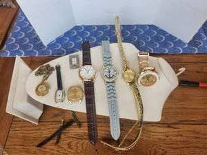 lot 141 image: Selection of watches