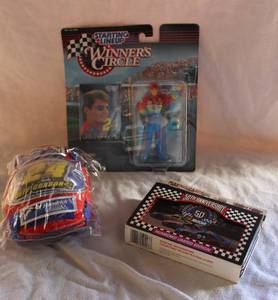 lot 14 image: Nascar collectibles