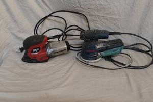 lot 41 image: Skil sander and Bosch tested they both powered on when posted