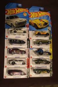 lot 87 image: 10-Hot Wheels