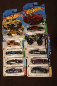 lot 93 image: 10-Hot Wheels