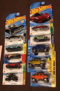 lot 96 image: 10-Hot Wheels