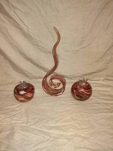 lot 111 image: HAND BLOWN ART GLASS ABSTRACT RED AND WHITE PEPPERMINT STRIPPED may be MURANO not 100% on that also 2 Artisan glass Apples