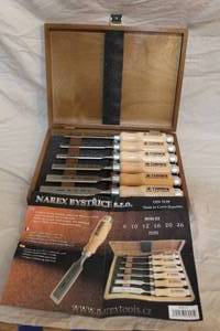 lot 161 image: Narex 6-piece bevel edge chisel set in a wood box