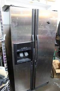 lot 196 image: Whirlpool refrigerator  door handle on freezer is broke as seen in pictures refrigerator door will not close completely needs adjusted