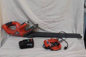 lot 204 image: Battery operated hedge trimmer tested powered on when posted
