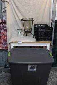 lot 221 image: Vase and totes