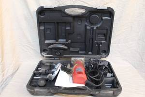 lot 226 image: palm router kit. In case