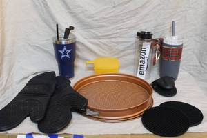 lot 238 image: Rubber oven mitt gloves cake pan and water cups and more see pictures