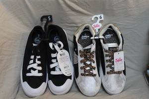 lot 263 image: Tennis shoes size 6 and size 5