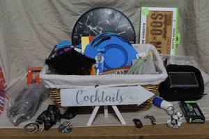 lot 314 image: Tote full of miscellaneous items see pictures