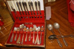 lot 31 image: Vintage silver plate flatware set with box