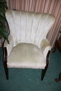 lot 17 image: Vintage velvet upholstered accent chair