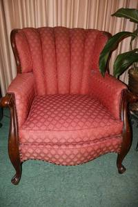 lot 35 image: Vintage upholstered arm chair