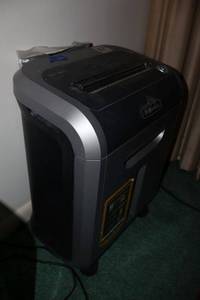 lot 20 image: Fellows paper shredder