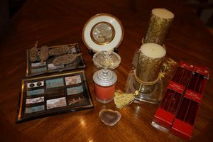 lot 25 image: Home decor candles and glass plates