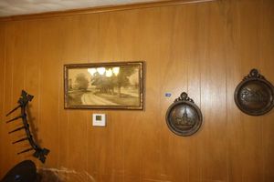 lot 45 image: Vintage plastic wall decorations