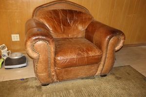 lot 83 image: Leather chair