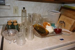 lot 69 image: Misc. kitchen glassware and dishes