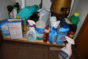 lot 70 image: Household cleaners