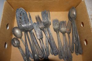 lot 72 image: Vintage silver plate flatware