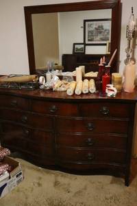 lot 5 image: Dixie Dresser with mirror (not contents)