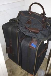 lot 90 image: Pierre Cardin luggage set