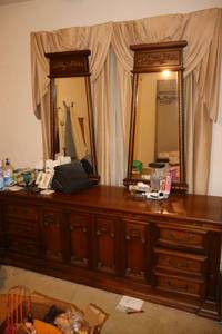 lot 116 image: Dual mirror dresser