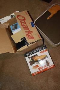 lot 124 image: Bed lifters, Vintge Remington typewriter, office phones