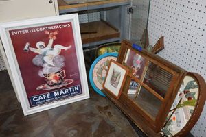 lot 61 image: Misc. wall art and mirror